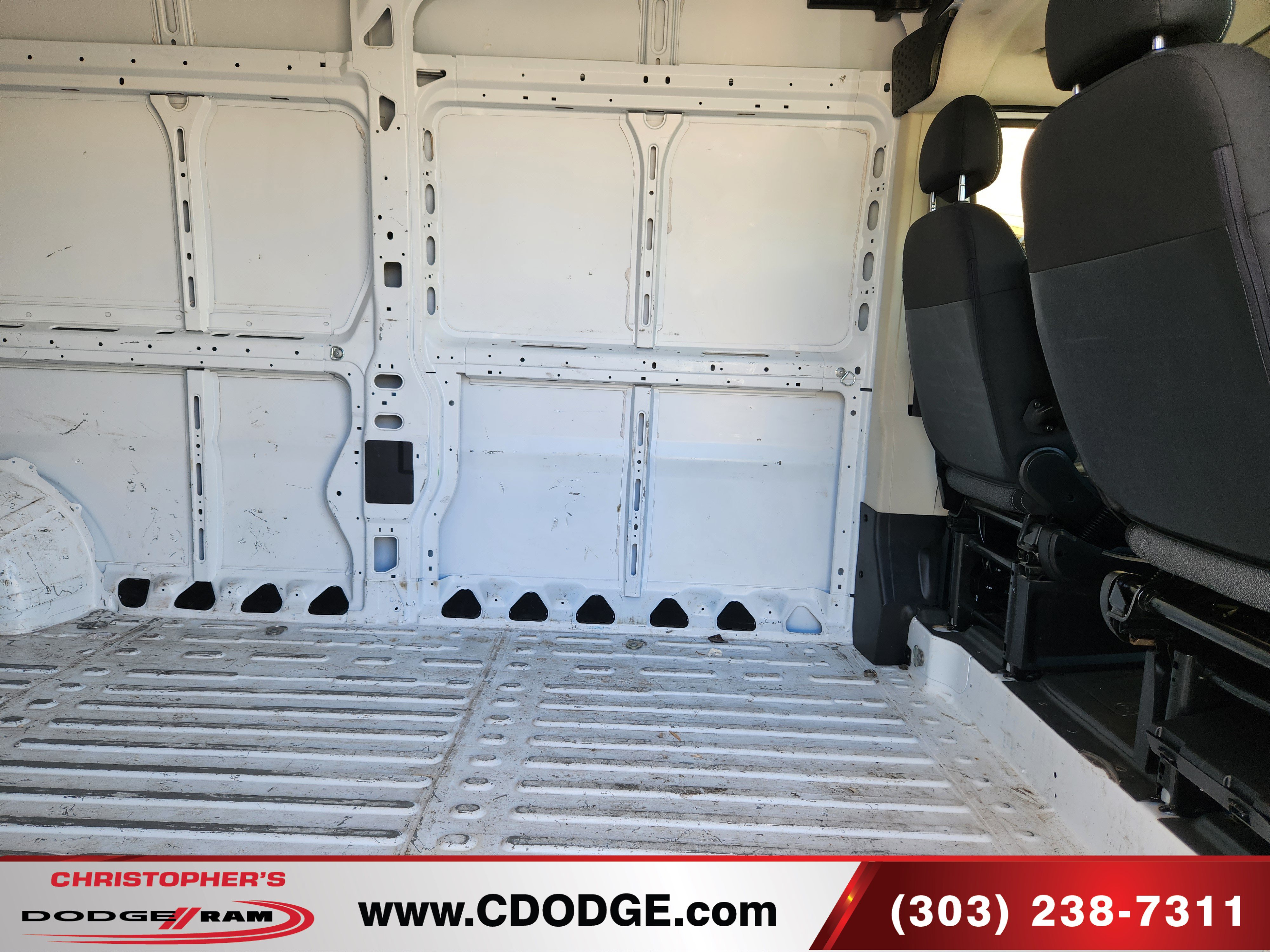 Used 2017 RAM ProMaster 2500 w/ Premium Appearance Group FWD image 19