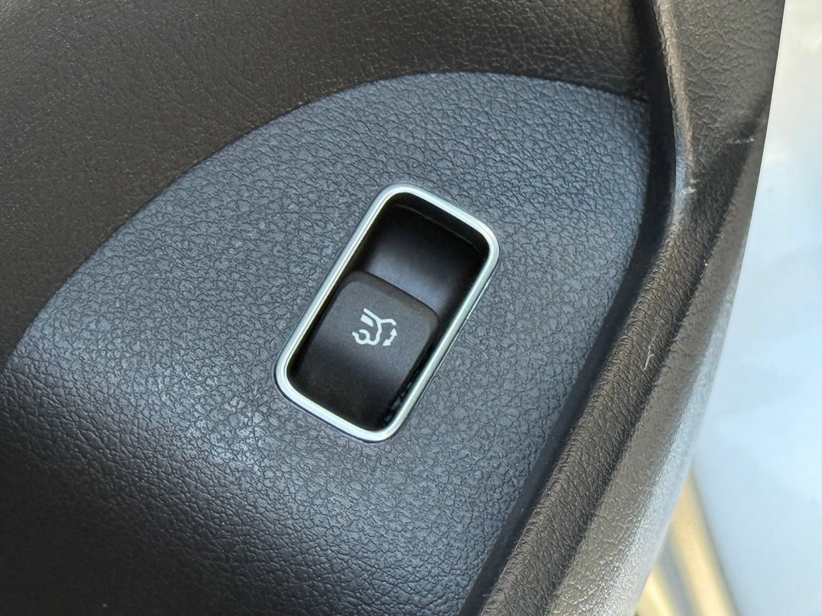 Used 2024 Mercedes-Benz GLE 350 4MATIC image 25