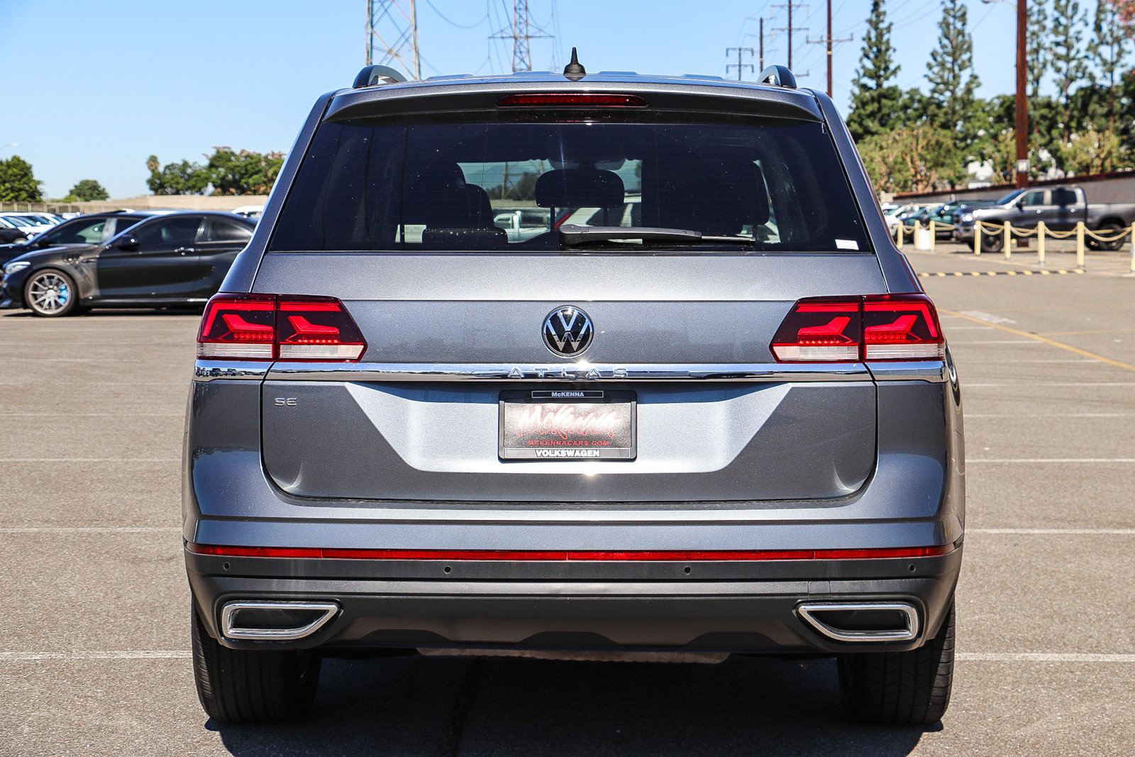 Used 2023 Volkswagen Atlas SE w/ Panoramic Sunroof Package FWD image 7