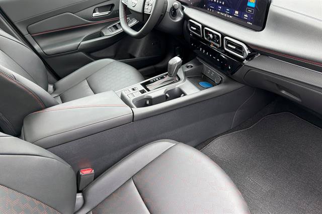 New 2027 Nissan Sentra SR w/ SR Premium Package FWD image 16