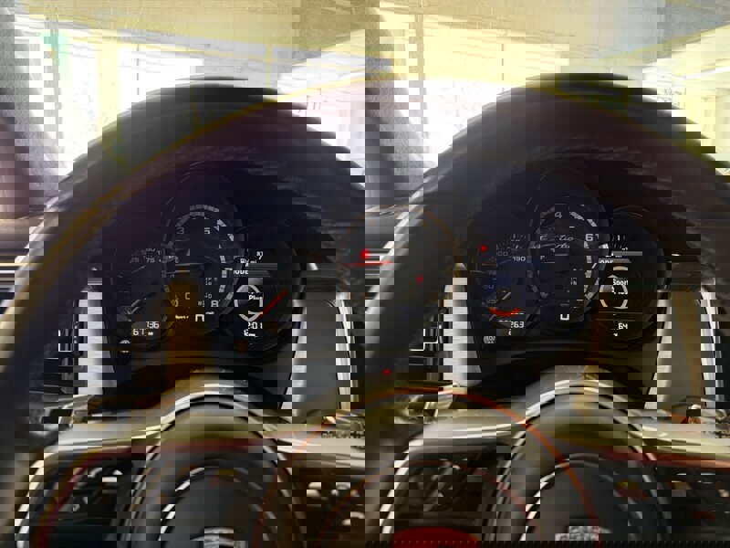 Used 2020 Porsche Macan Turbo image 37