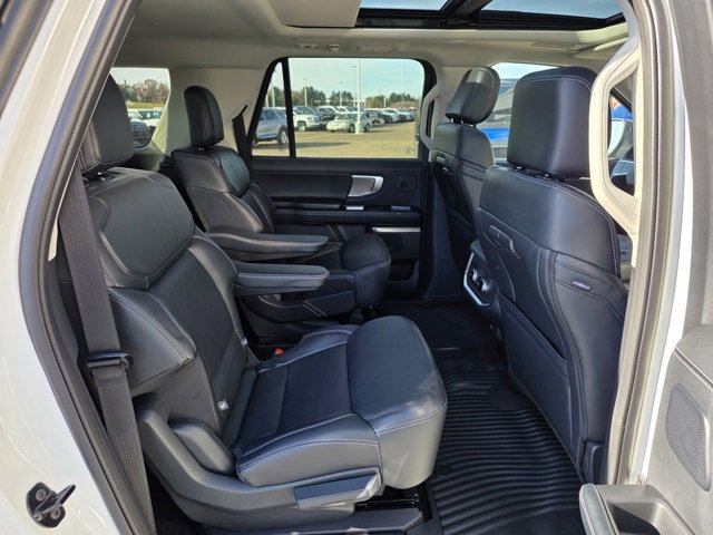 New 2025 Ford Expedition Max Platinum w/ Driver's Package image 12