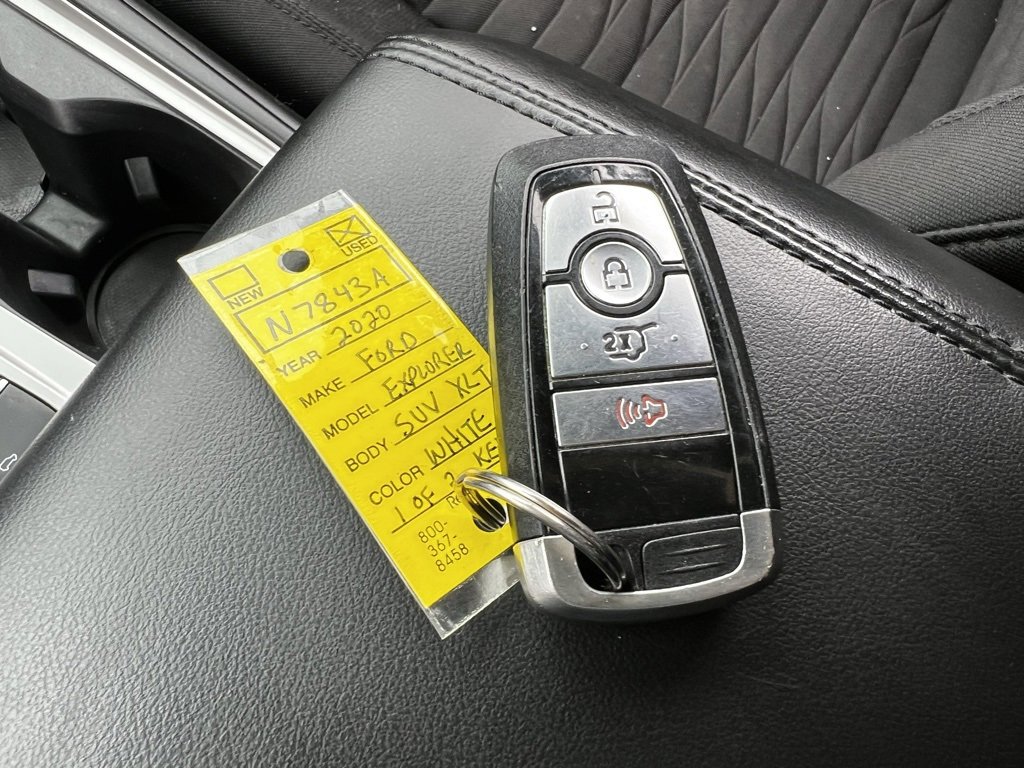 Used 2020 Ford Explorer XLT image 40