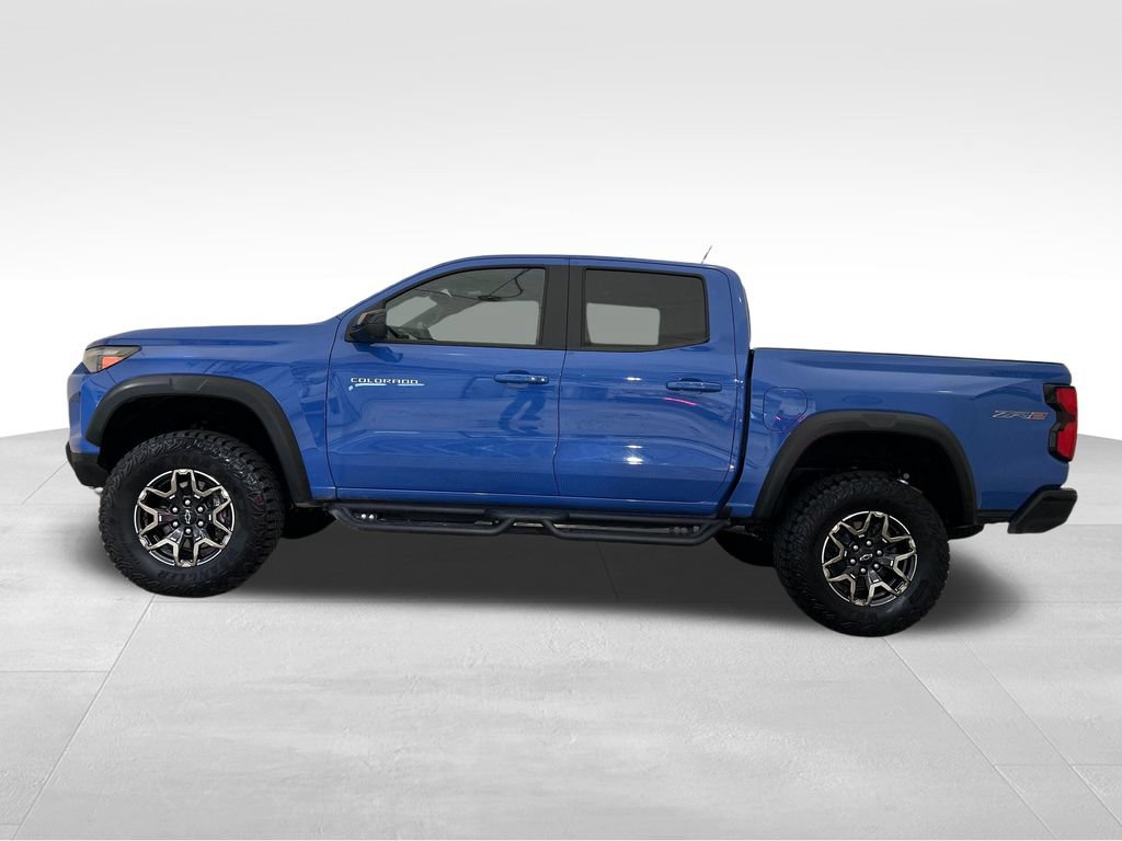 Used 2025 Chevrolet Colorado ZR2 w/ Technology Package AWD/4WD image 2
