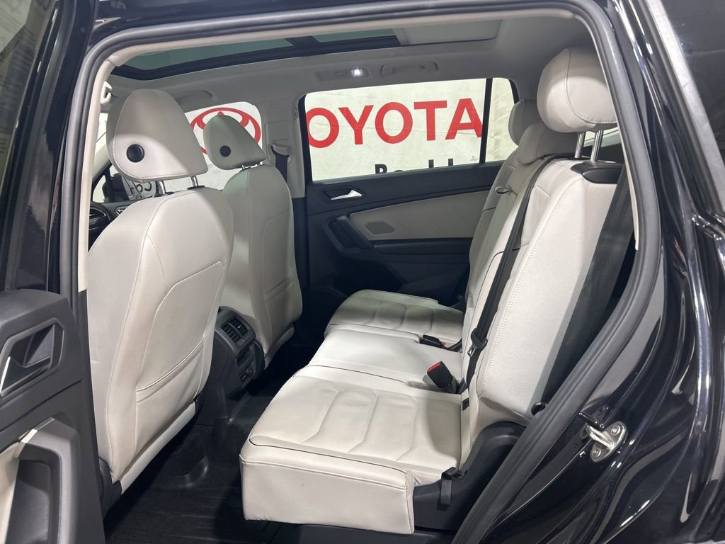 Used 2019 Volkswagen Tiguan SEL Premium w/ 3rd Row Seat Package image 20