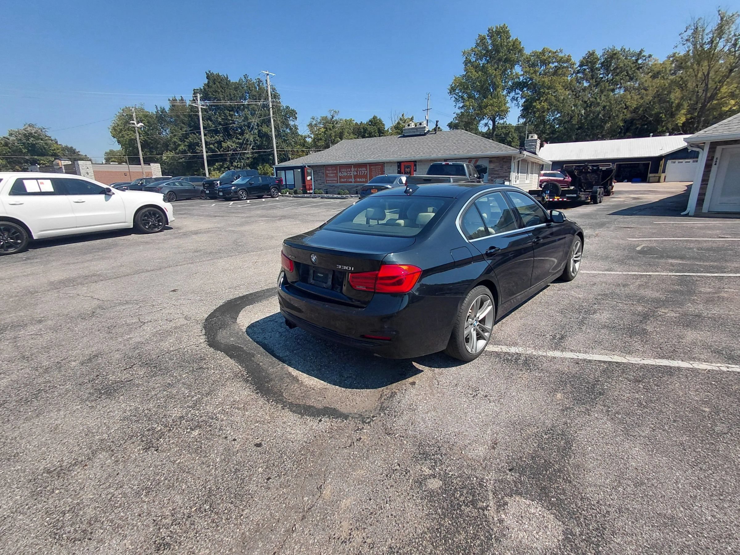Used 2017 BMW 330i xDrive Sedan AWD/4WD image 5
