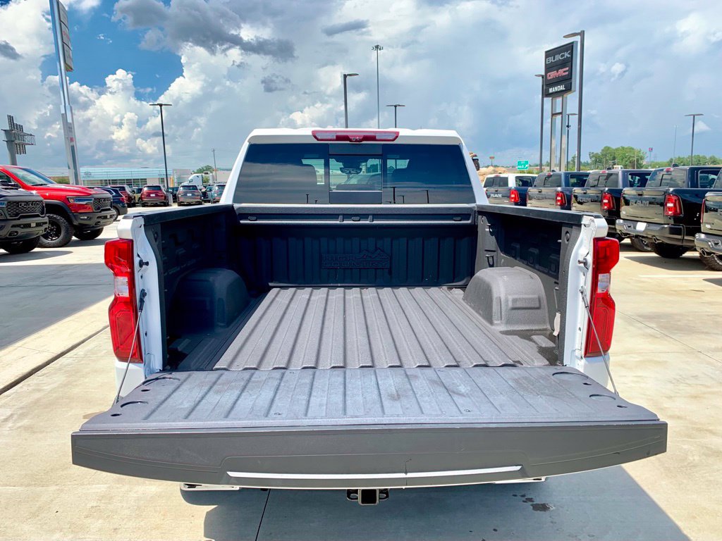 Used 2023 Chevrolet Silverado 1500 High Country w/ Technology Package AWD/4WD image 21