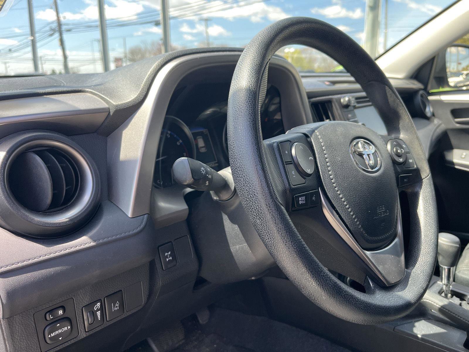 Used 2018 Toyota RAV4 LE w/ All Weather Liner Package AWD/4WD image 11