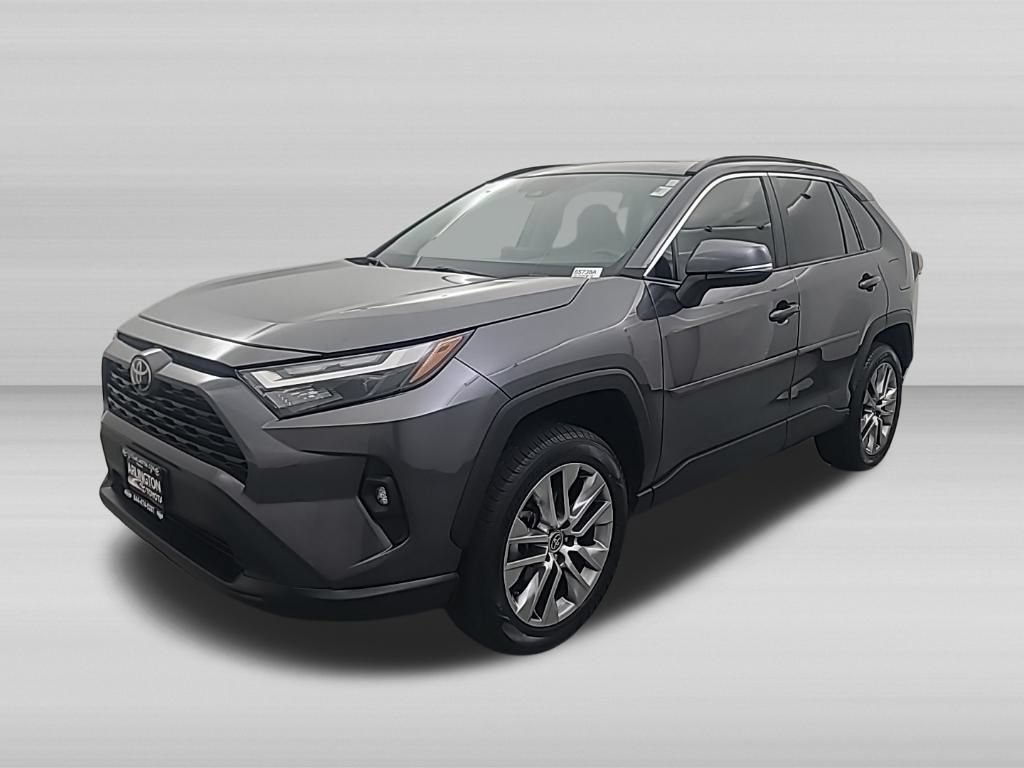 Used 2022 Toyota RAV4 XLE Premium AWD/4WD image 9