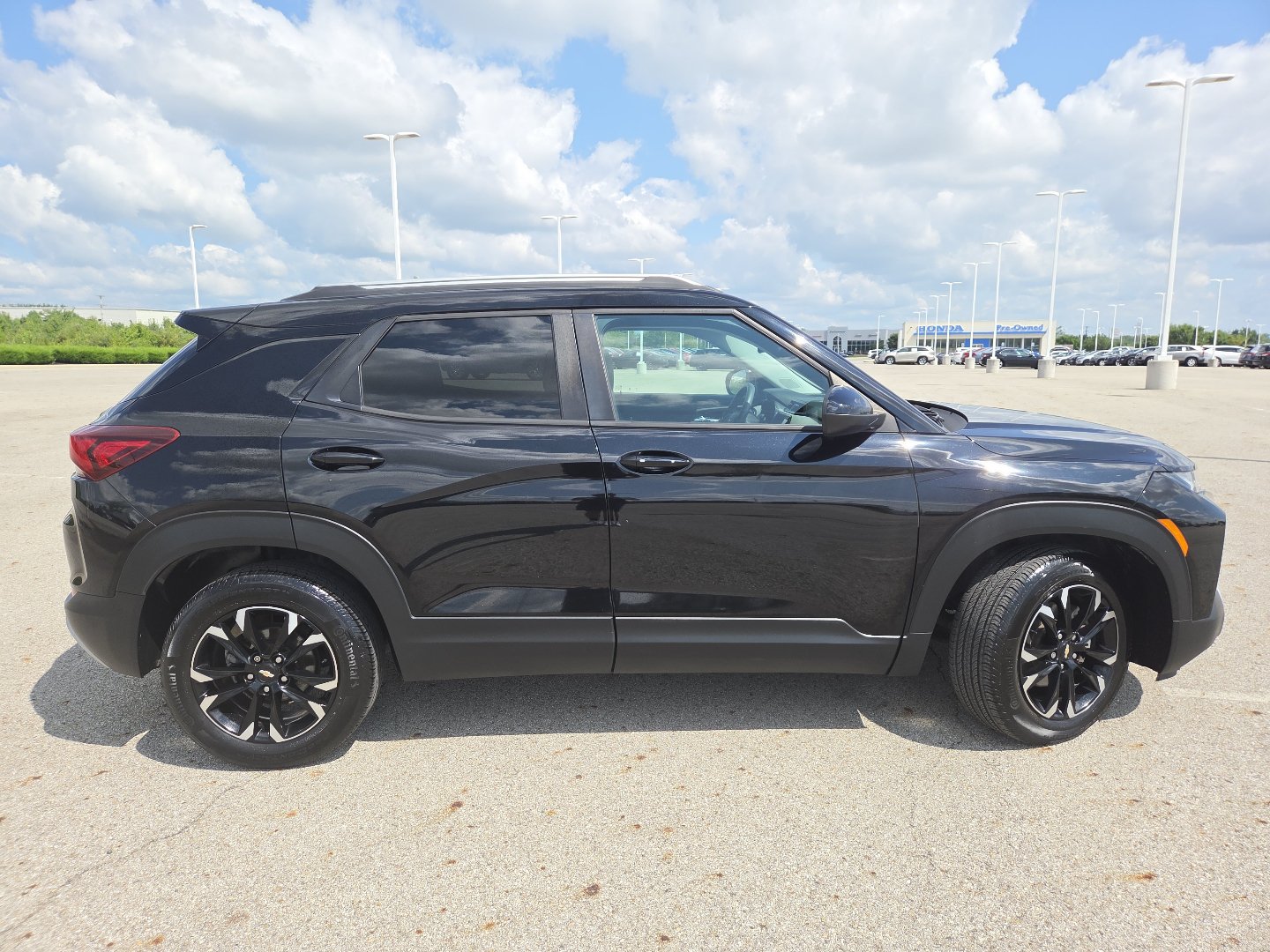 Used 2021 Chevrolet TrailBlazer LT w/ Sun and Liftgate Package FWD image 17
