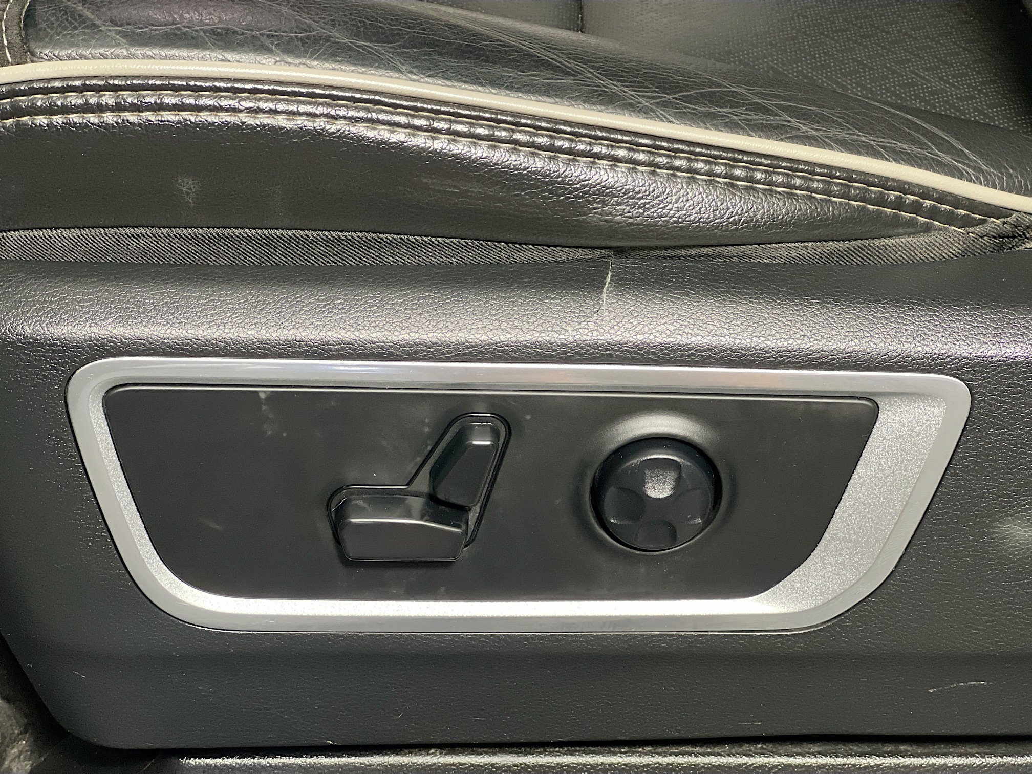 Used 2020 RAM 1500 Laramie w/ Sport Appearance Package image 15