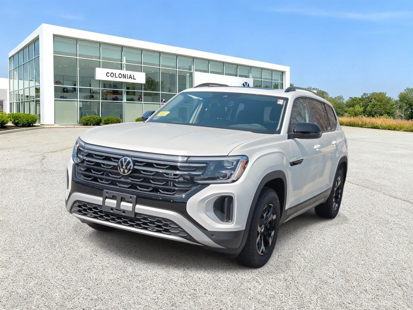New 2026 Volkswagen Atlas Peak Edition AWD/4WD image 1