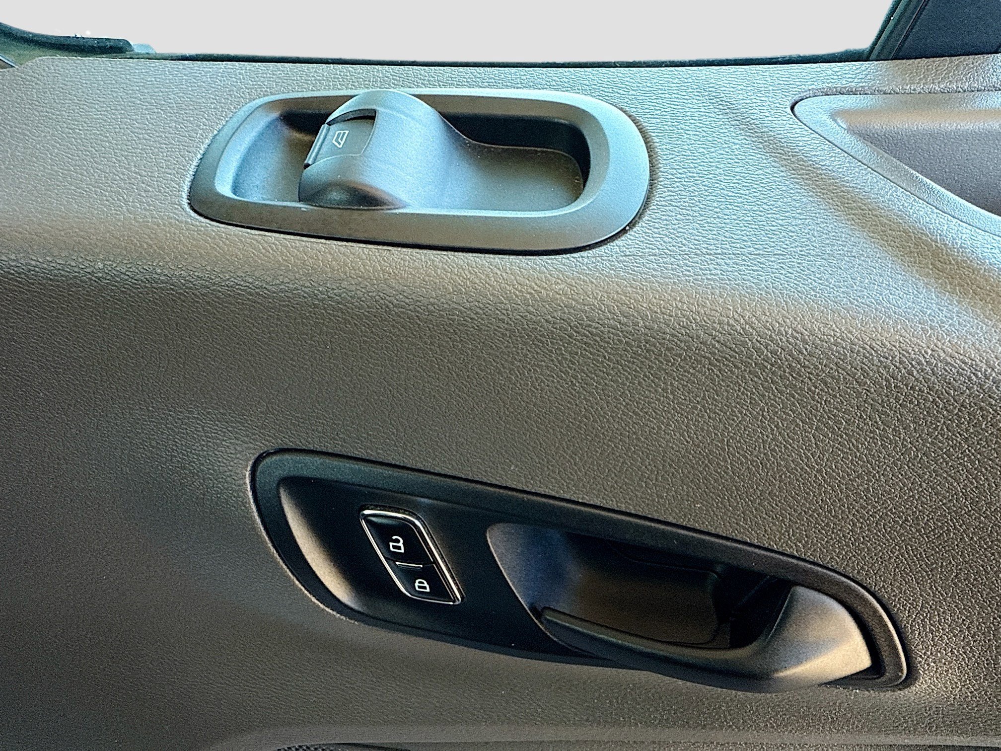 Used 2023 Ford Transit 350 XLT image 27