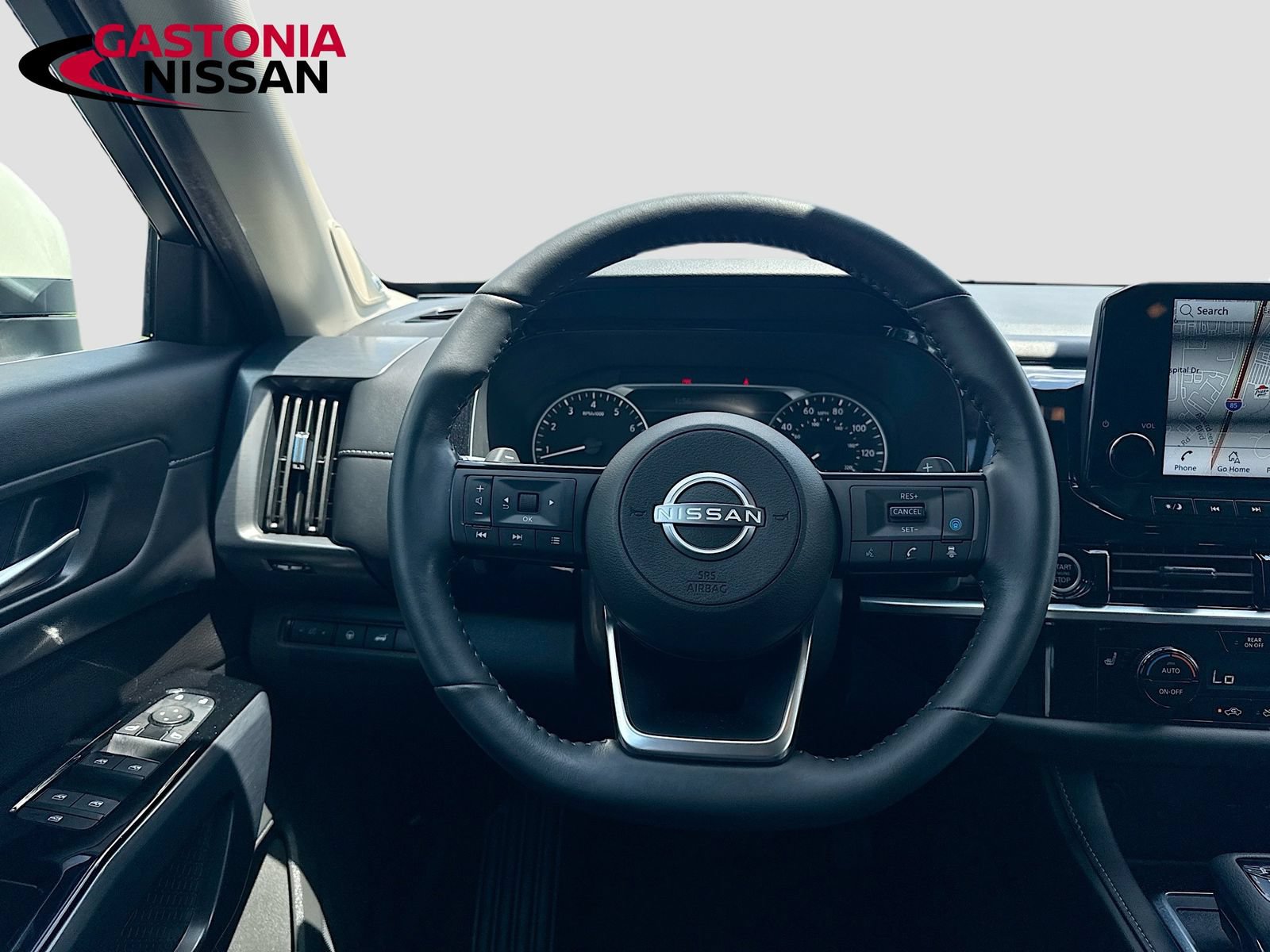Used 2024 Nissan Pathfinder SL w/ SL Premium Package FWD image 31