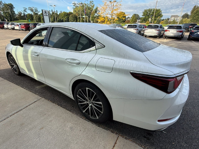 Used 2023 Lexus ES 350 w/ Premium Package FWD image 4