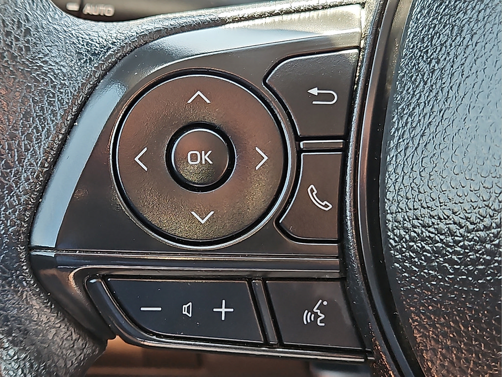 Used 2025 Toyota Corolla LE FWD image 23