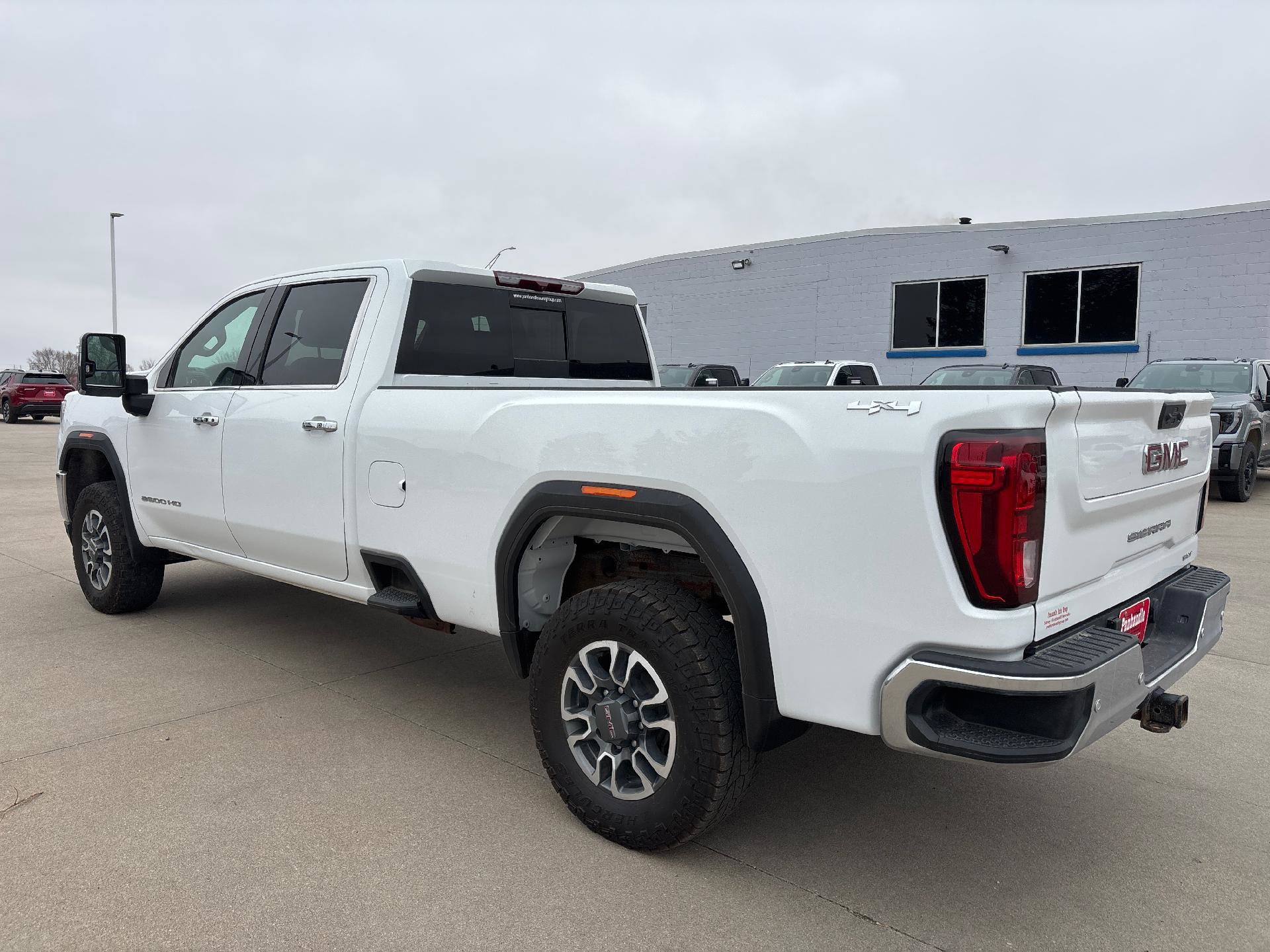 Used 2023 GMC Sierra 2500 SLT w/ SLT Preferred Package image 3
