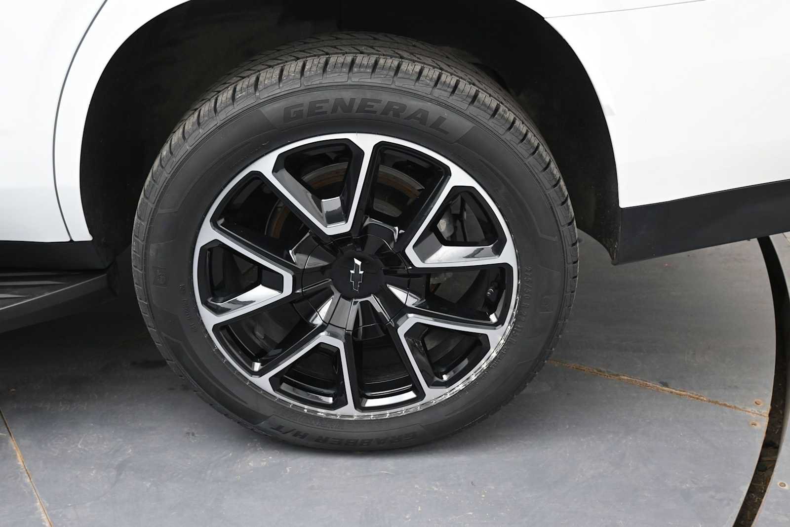 Used 2023 Chevrolet Tahoe RST AWD/4WD image 5