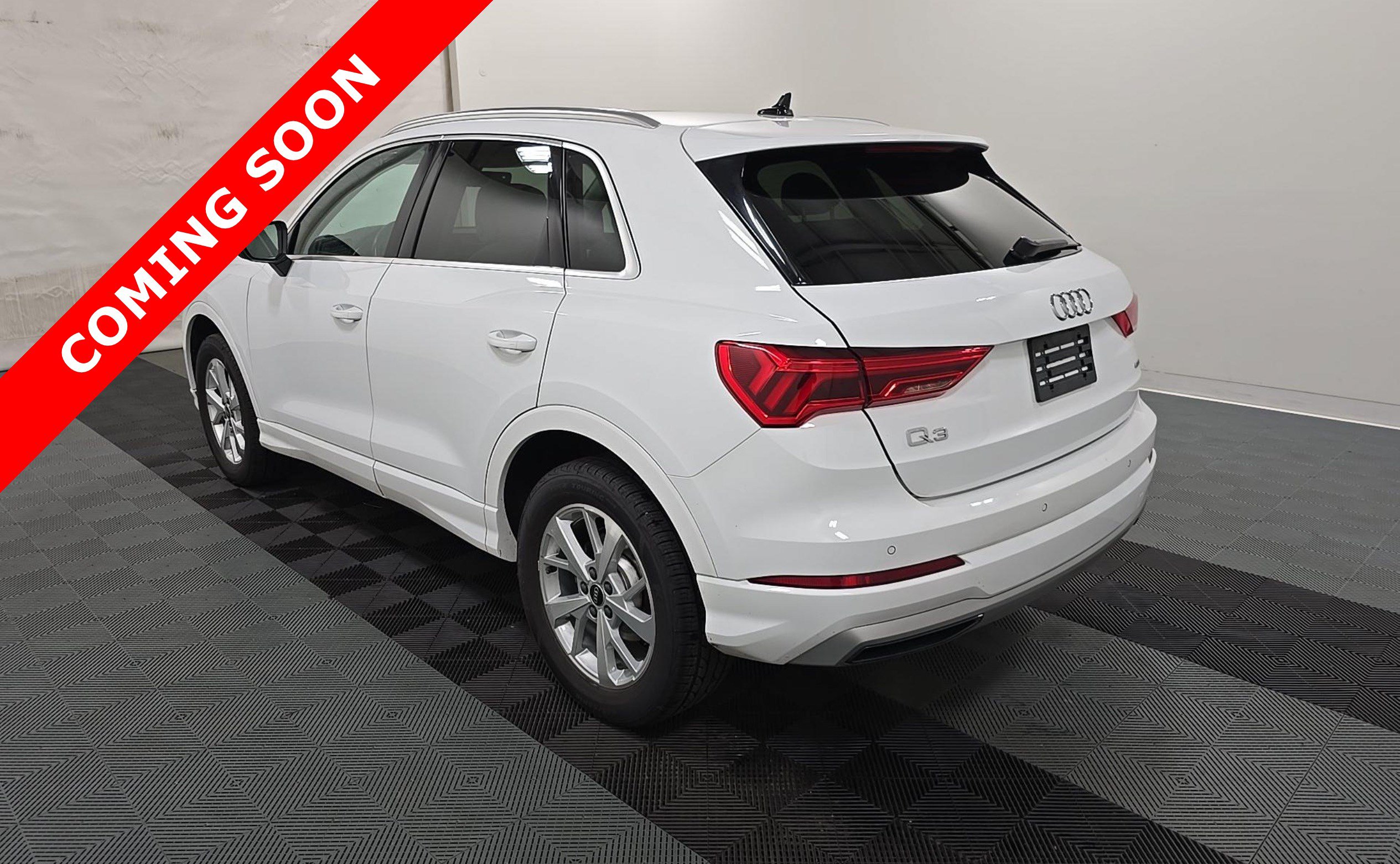 Used 2024 Audi Q3 2.0T Premium Plus AWD/4WD image 3