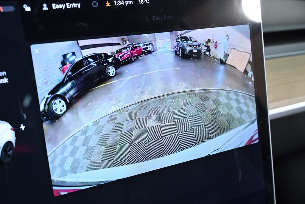 Used 2021 Tesla Model 3 Standard Range Plus image 15