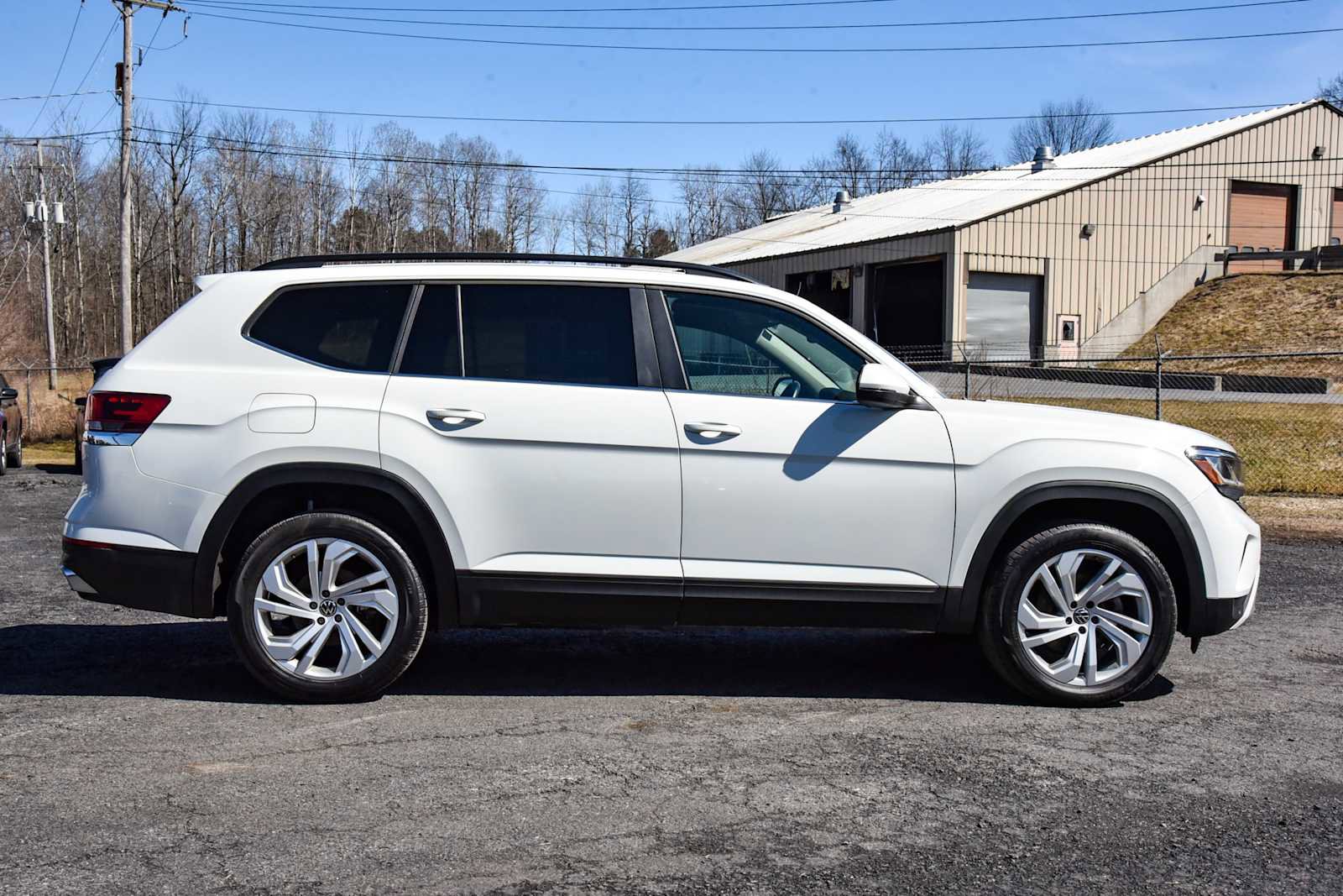 Used 2021 Volkswagen Atlas SE AWD/4WD image 2