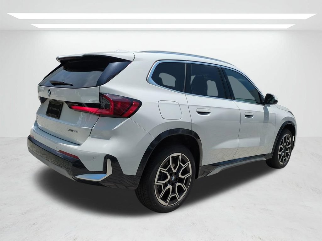 New 2026 BMW X1 xDrive28i w/ Technology Package AWD/4WD image 4