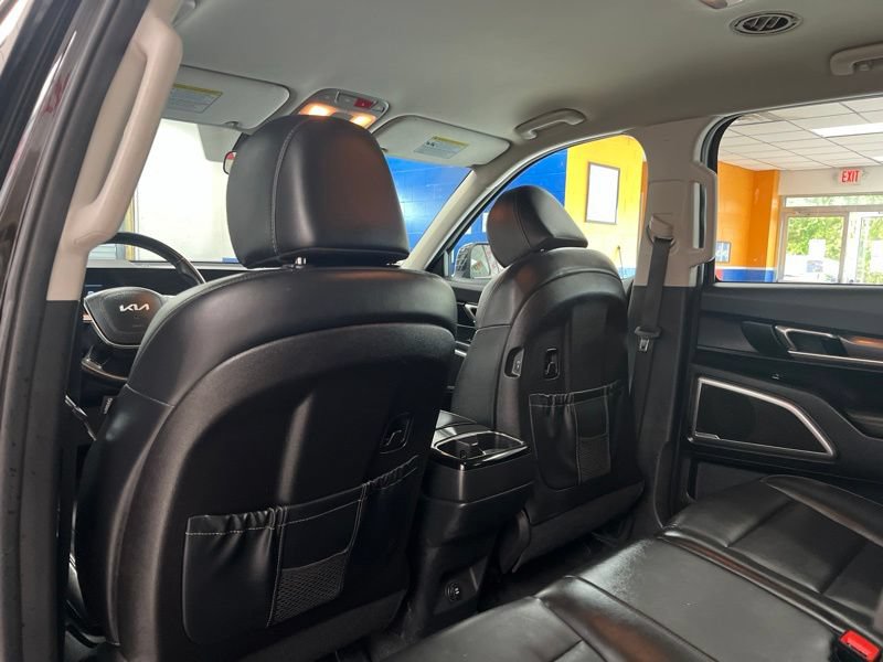 Certified 2024 Kia Telluride LX FWD image 17