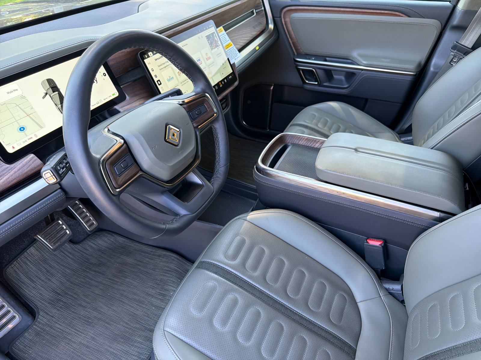 Used 2023 Rivian R1S Adventure Quad AWD/4WD image 9
