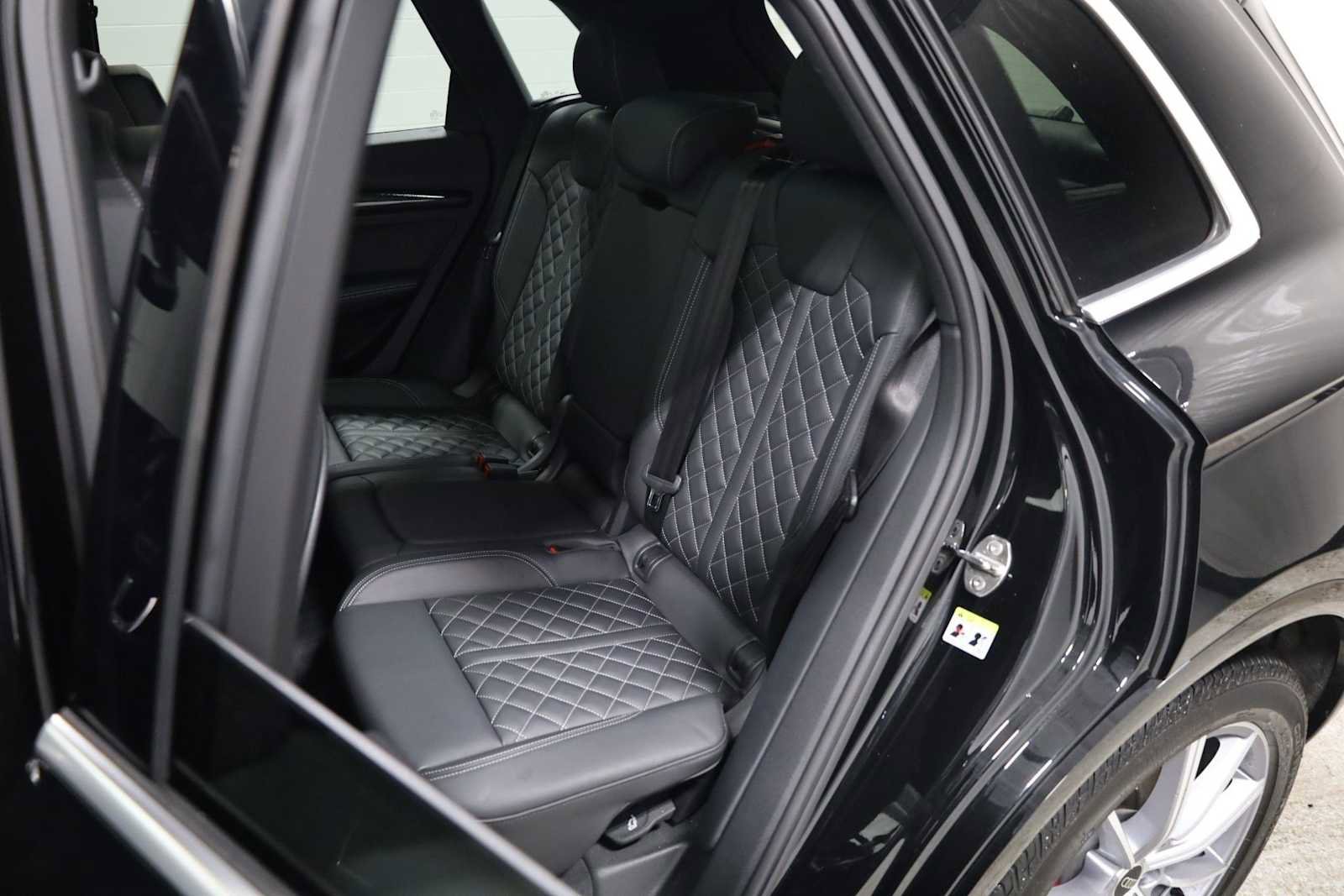 Used 2024 Audi SQ5 Premium Plus w/ Premium Plus Package image 33