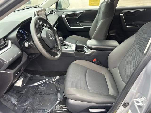 Certified 2025 Toyota RAV4 LE AWD/4WD image 33