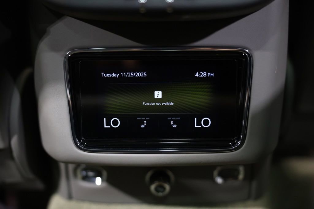 Used 2022 Bentley Bentayga image 32