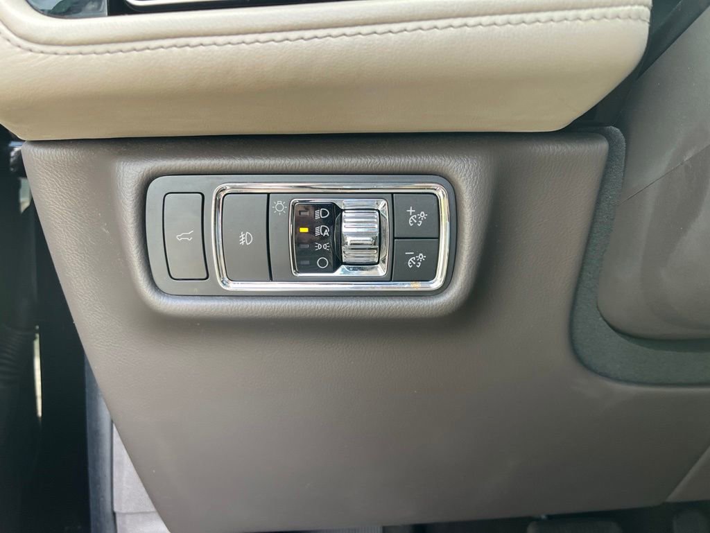 Used 2020 Lincoln Aviator Reserve AWD/4WD image 41