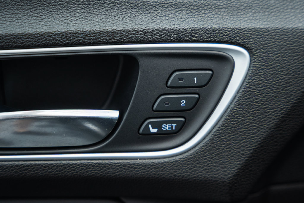 Used 2018 Acura TLX FWD image 40