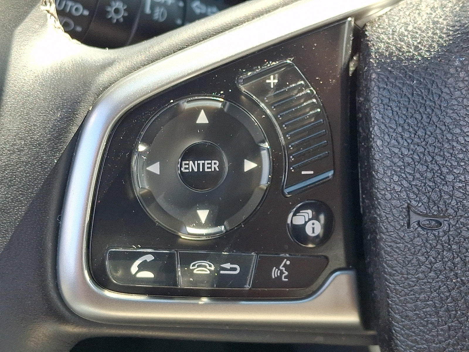 Used 2018 Honda Civic EX-L image 21