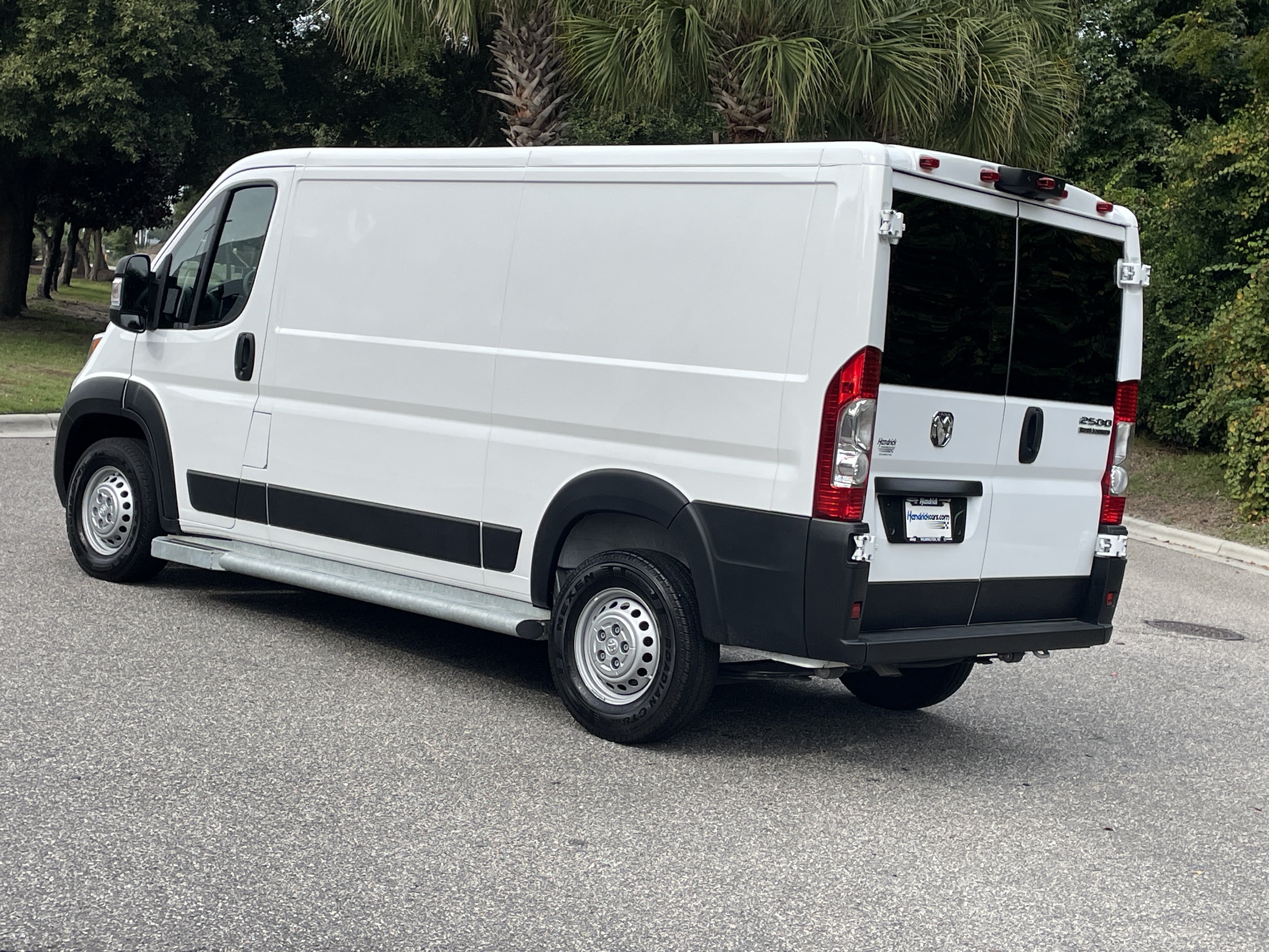Used 2025 RAM ProMaster 2500 w/ U-Haul Equipment Group FWD image 7
