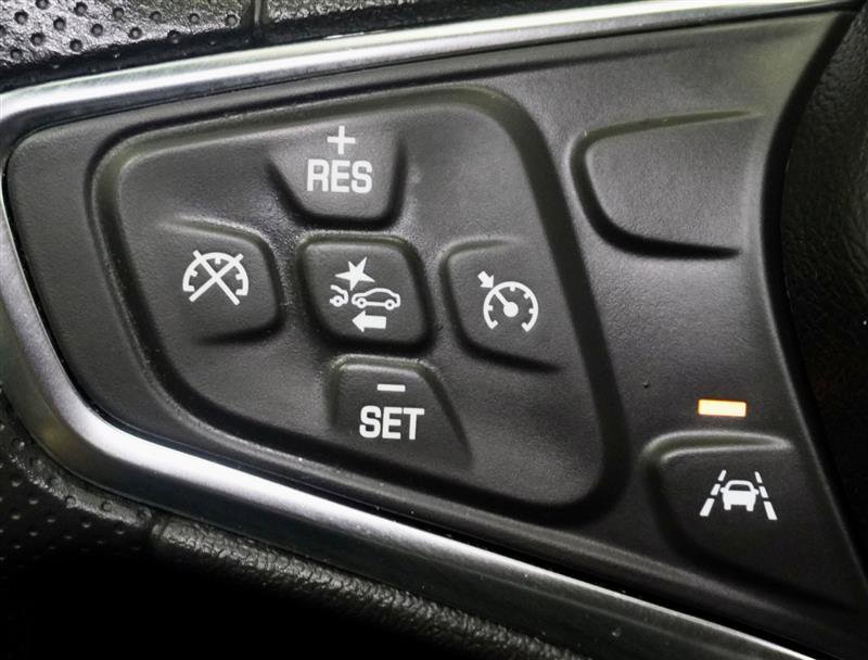 Used 2021 Chevrolet Equinox LT w/ LPO, Floor Liner Package image 26