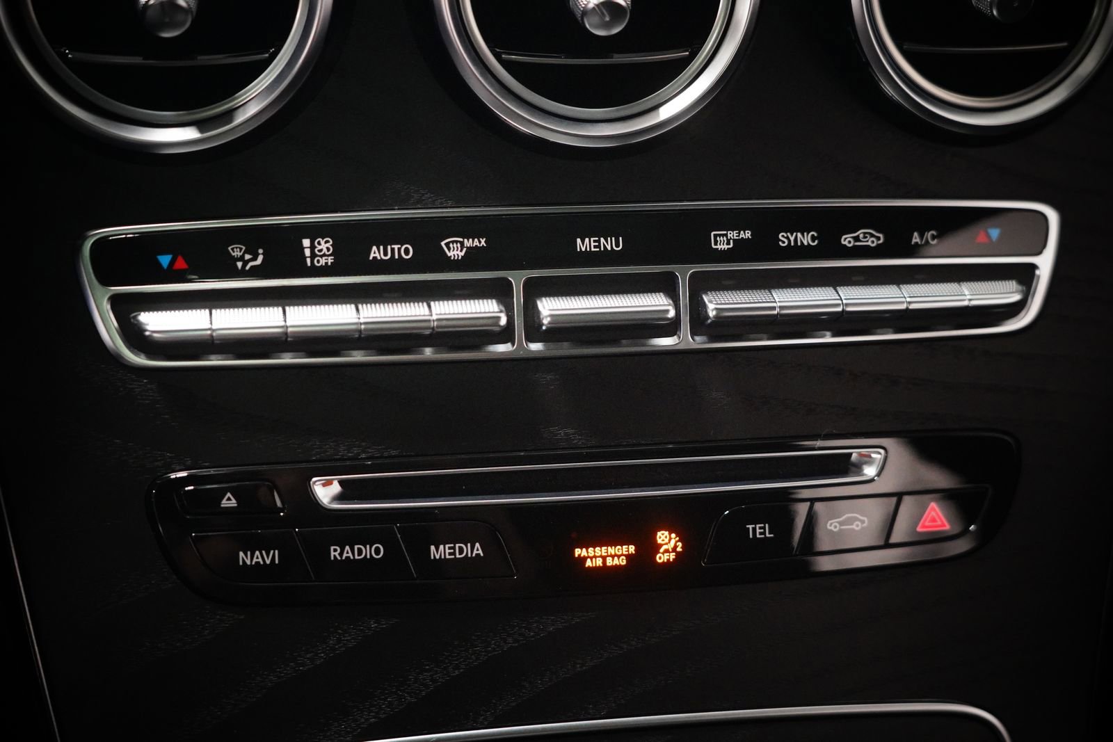 Used 2018 Mercedes-Benz GLC 300 4MATIC image 25