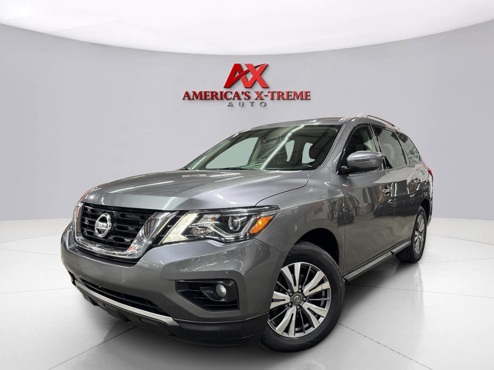 Used 2019 Nissan Pathfinder SV AWD/4WD image 1