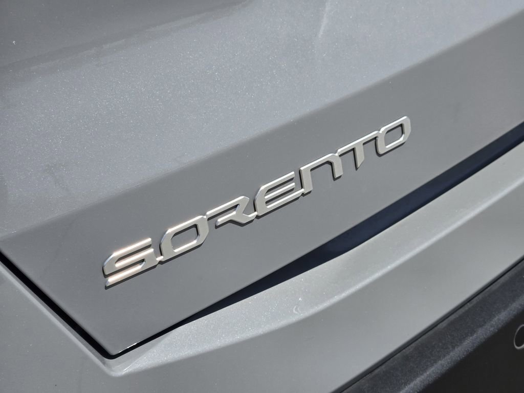 Certified 2025 Kia Sorento S image 16