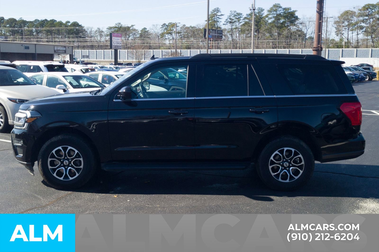 Used 2024 Ford Expedition XLT AWD/4WD image 12