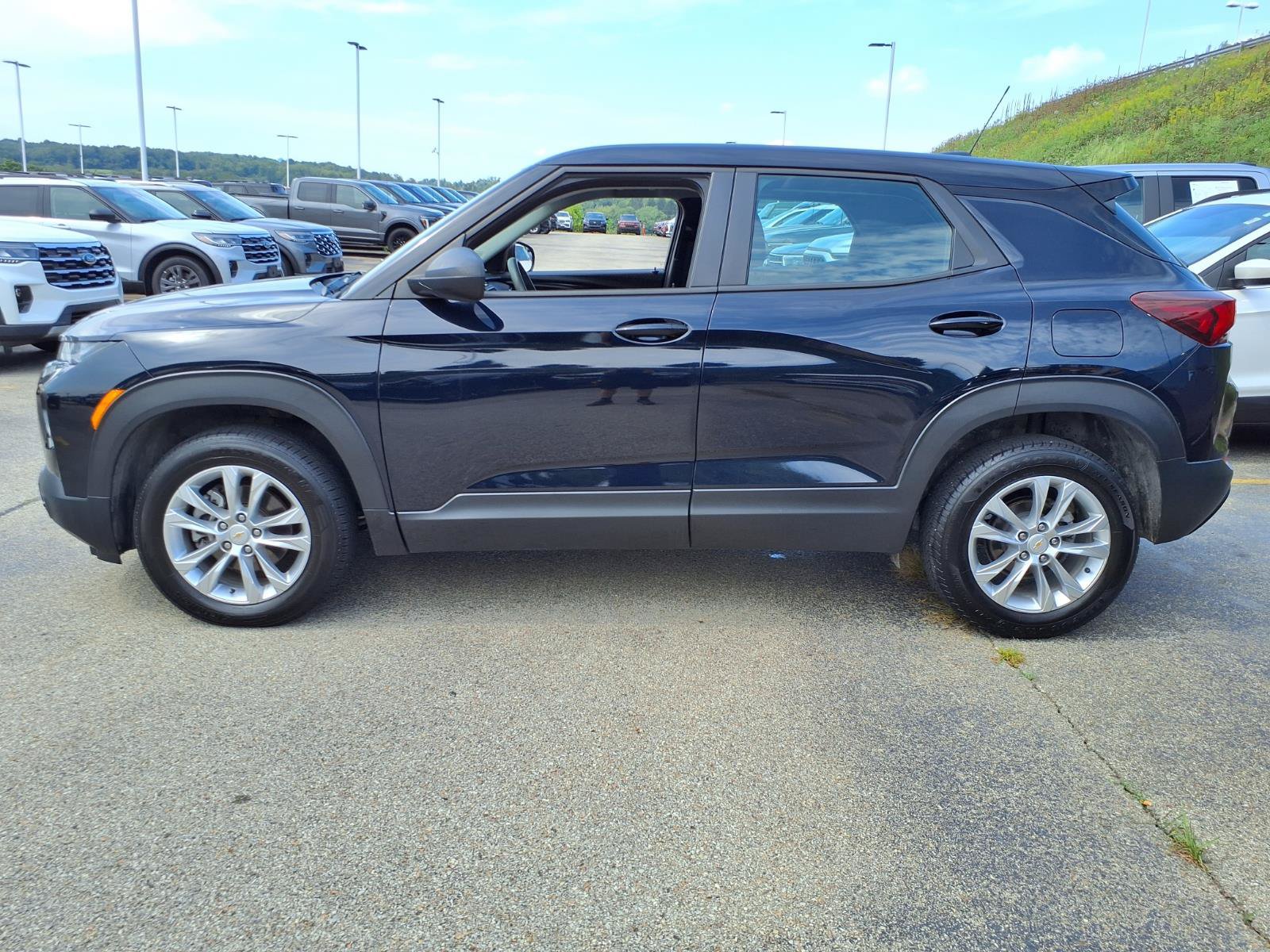 Used 2021 Chevrolet TrailBlazer LS AWD/4WD image 4