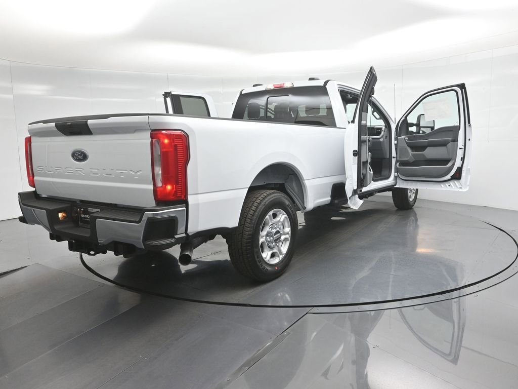 New 2026 Ford F350 XLT RWD image 5