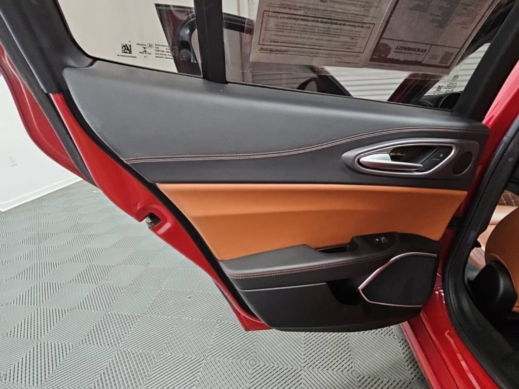 Used 2018 Alfa Romeo Giulia Ti w/ TI Performance Package RWD image 26