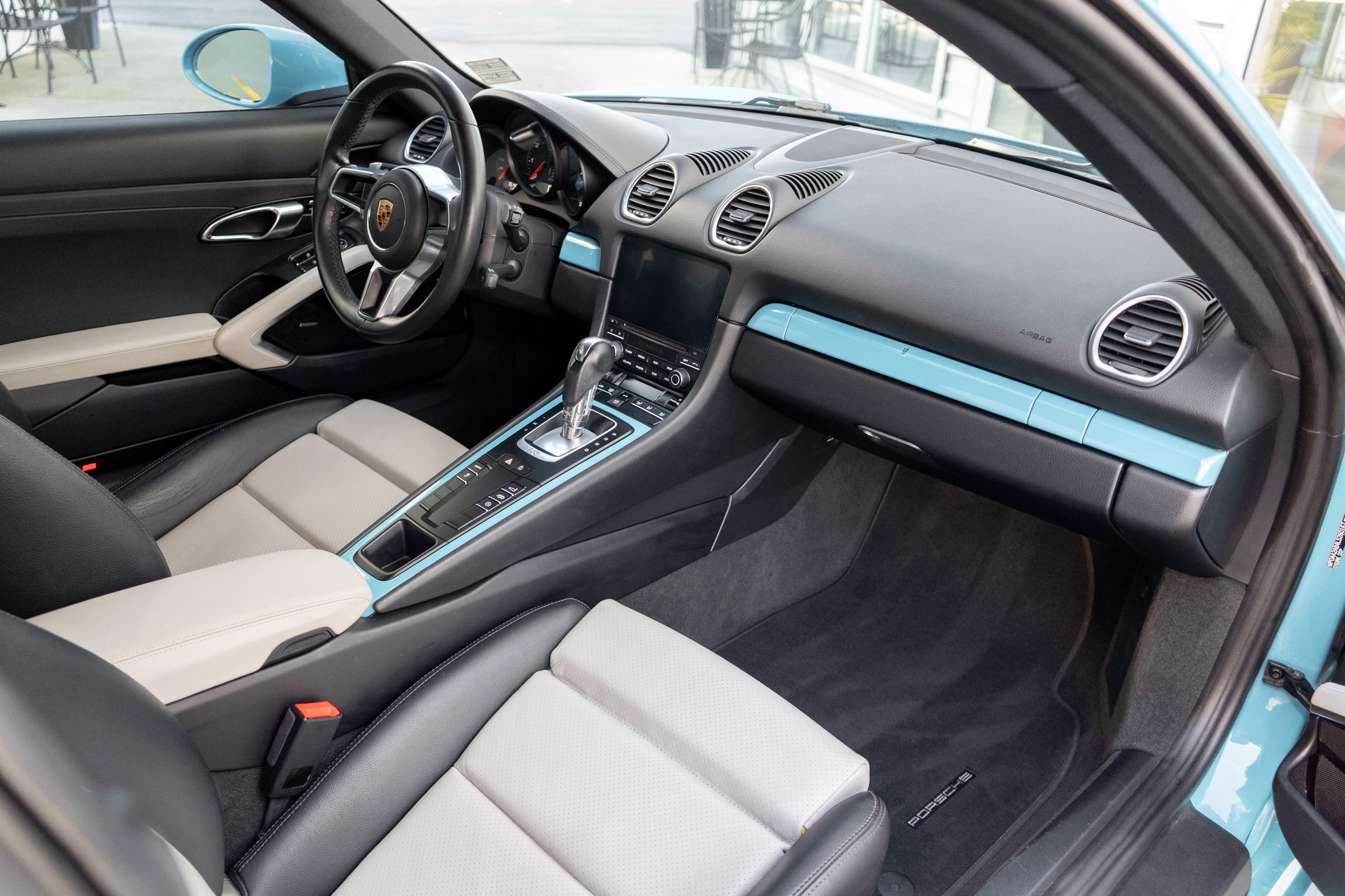 Used 2020 Porsche 718 Cayman image 23