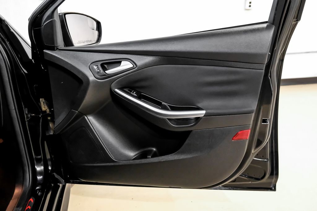 Used 2015 Ford Focus ST FWD image 38