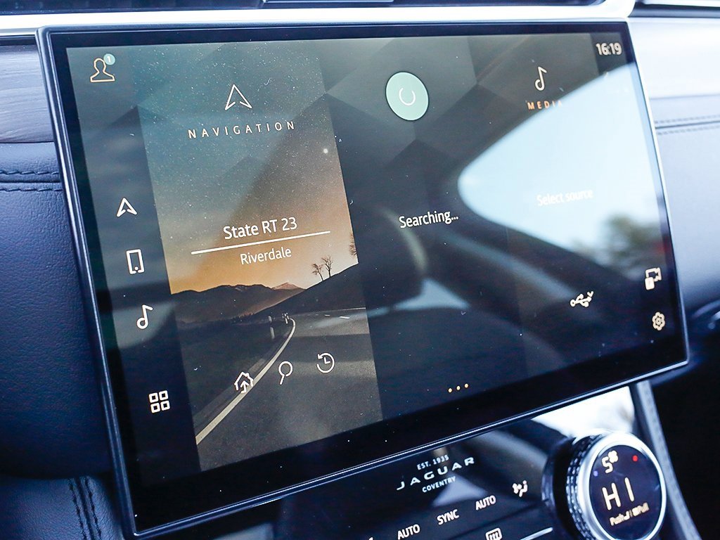 Used 2022 Jaguar F-PACE S image 40