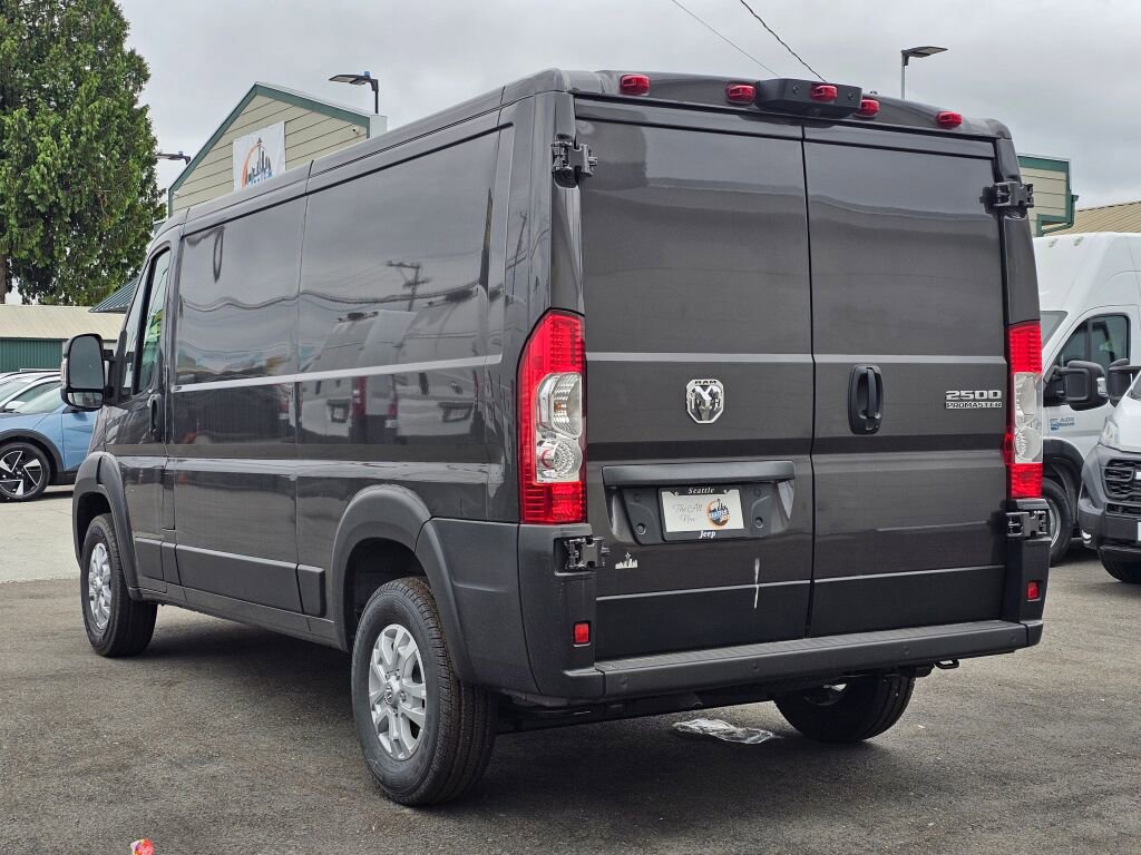 New 2025 RAM ProMaster 2500 w/ Quick Order Package 22G SLT image 6