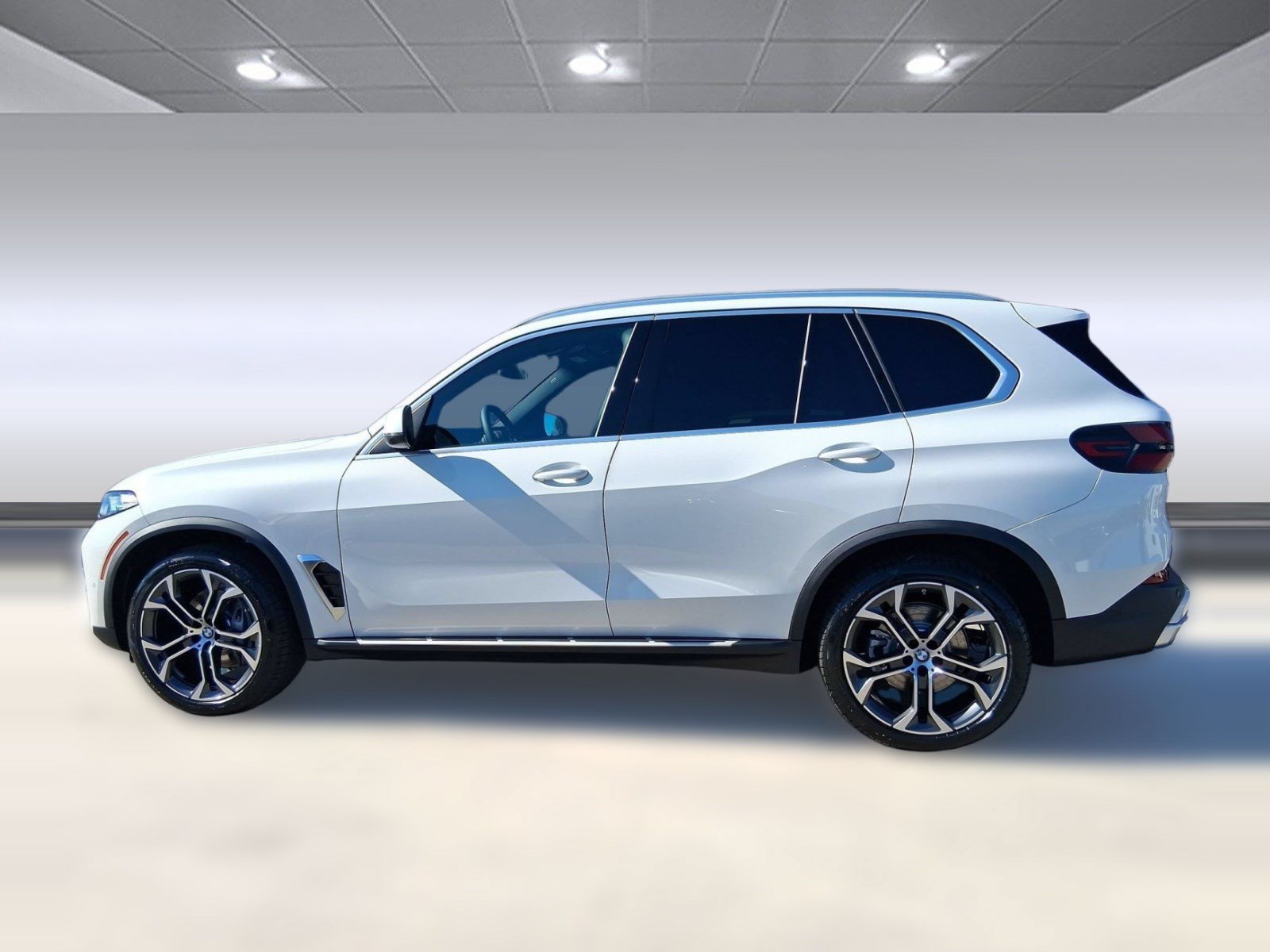Used 2026 BMW X5 xDrive40i w/ Premium Package AWD/4WD image 2