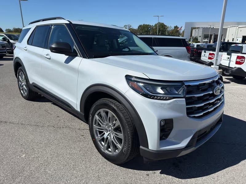 New 2026 Ford Explorer Active image 2