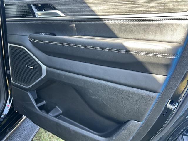 Used 2024 Jeep Wagoneer Series II w/ Flexible Seating Group image 21